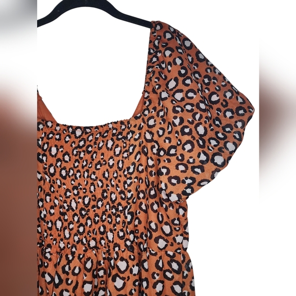 HER DESTINY orange/leopard tiered midi dress, puff sleeves, v-neck, size M - Picture 5 of 9